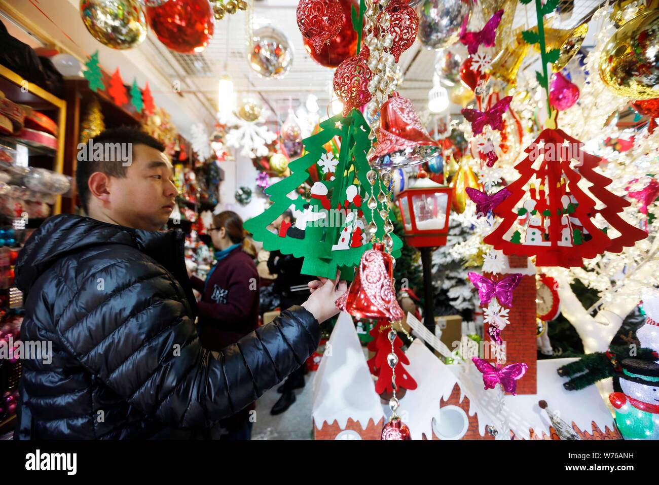 Garden Decorations Shop