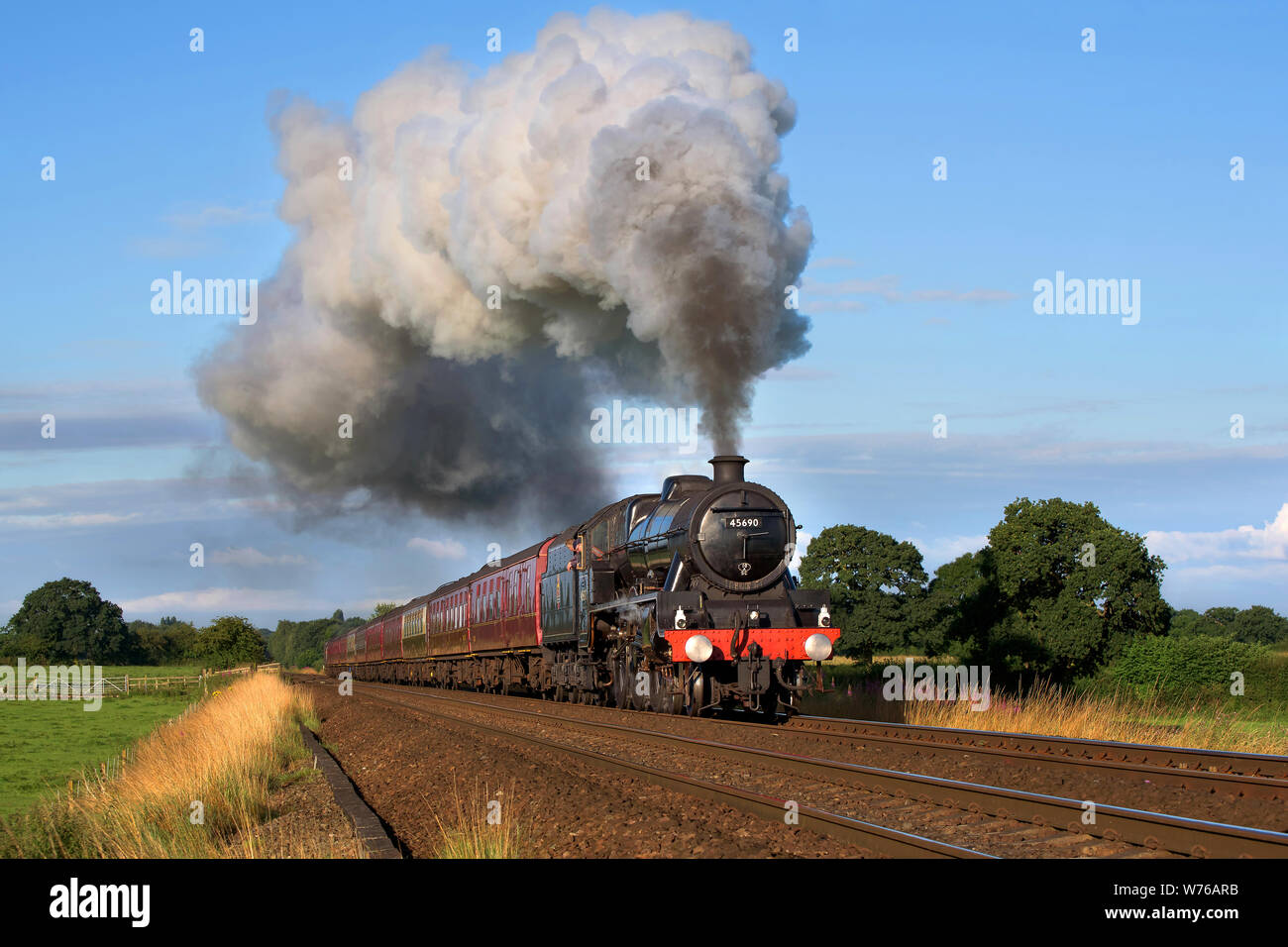 Jubilee No. 45690 Leander is seen near Plumbley with a special railtour for Scarborough Stock Photo