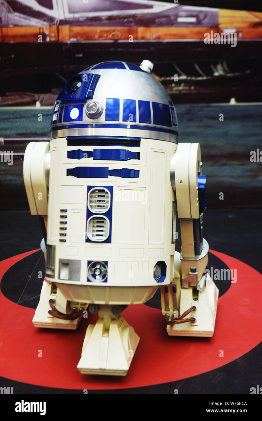 2,411 R2 D2 Stock Photos, High-Res Pictures, and Images - Getty Images