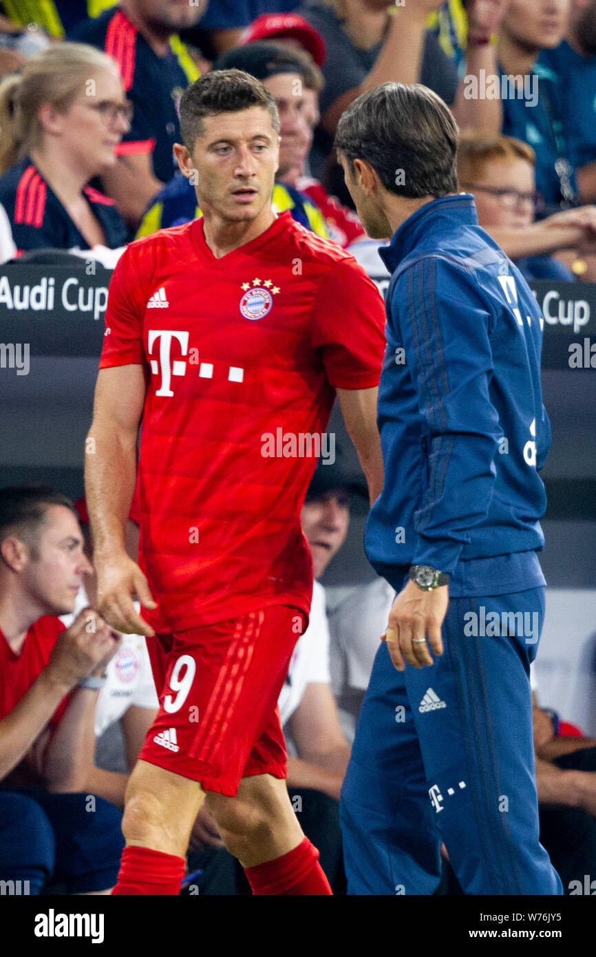 Bayern coach Niko KOVAC and Robert LEWANDOWSKI (# 9, M) after substitution.  Soccer, Bayern Munich (M) - Fenerbahce Istanbul (FBI) 6: 1, Audi Cup 2019,  semi-finals, on 07/30/2019 in Muenchen / ALLIANZARENA / Germany. ¬ | usage  worldwide Stock Photo - Alamy
