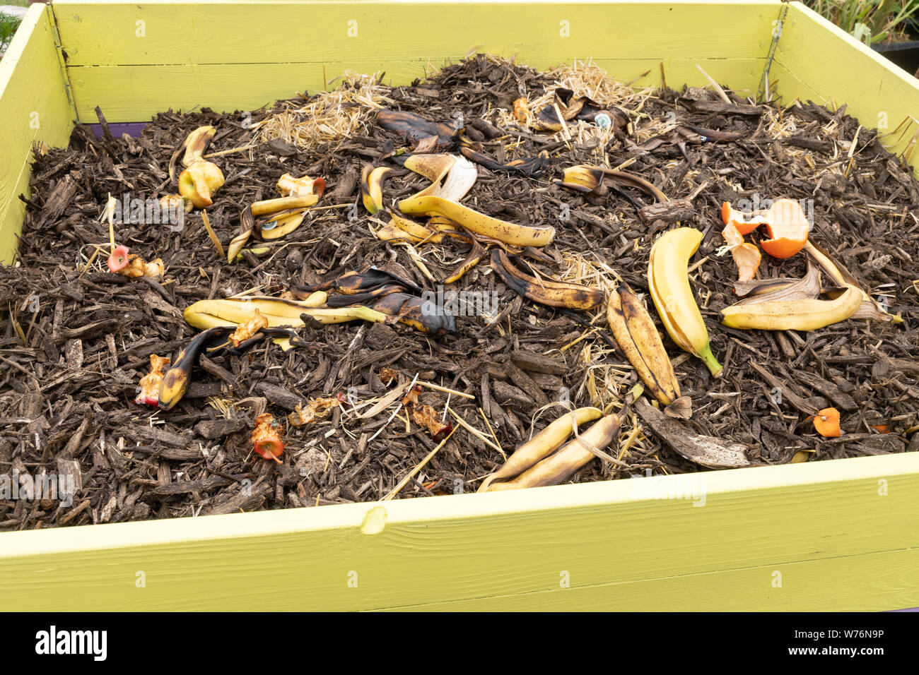 Composting box hires stock photography and images Alamy