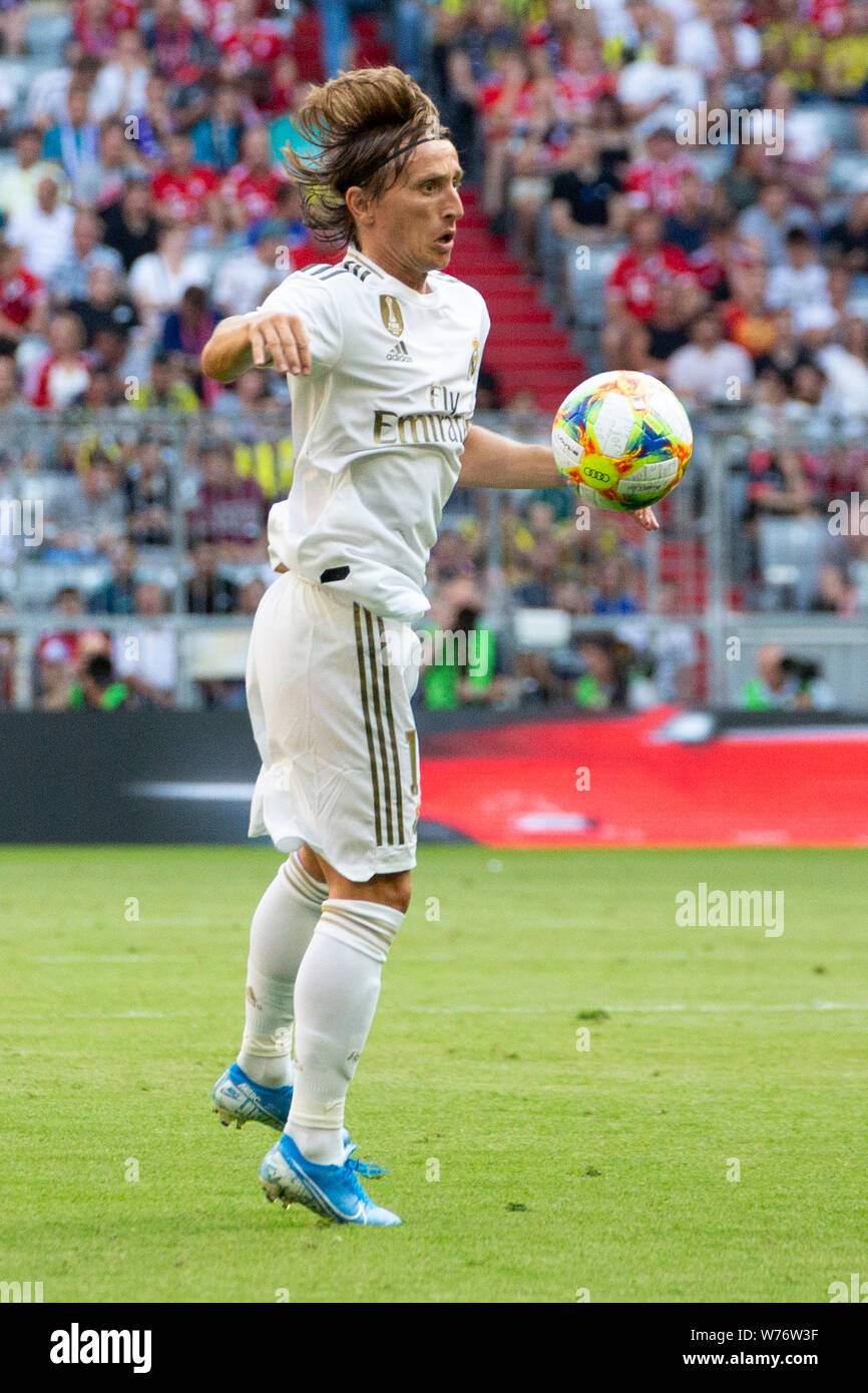 Luca MODRIC (# 10, REAL). Soccer, Real Madrid (REAL) - Tottenham