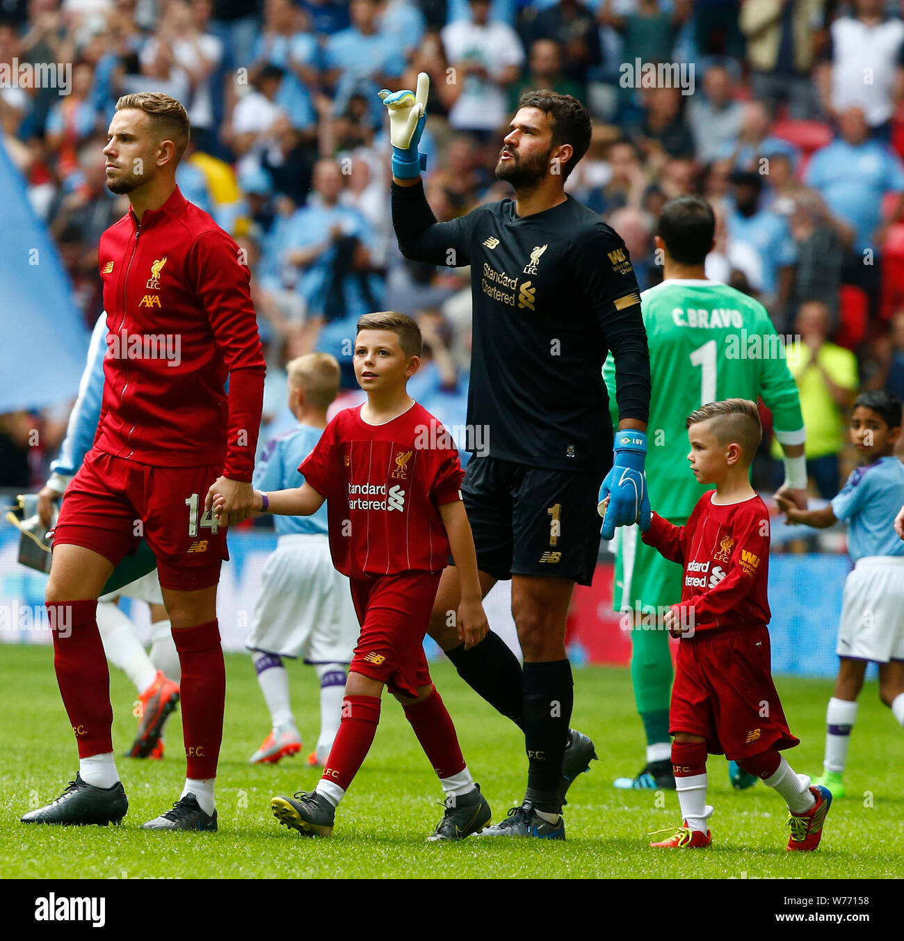 London Uk 04th Aug 2019 London England August 04 L R Liverpool S Jordan Henderson And Liverpool S Alisson Becker During The Fa Community Shield Between Liverpool And Manchester City At Wembley Stadium On August