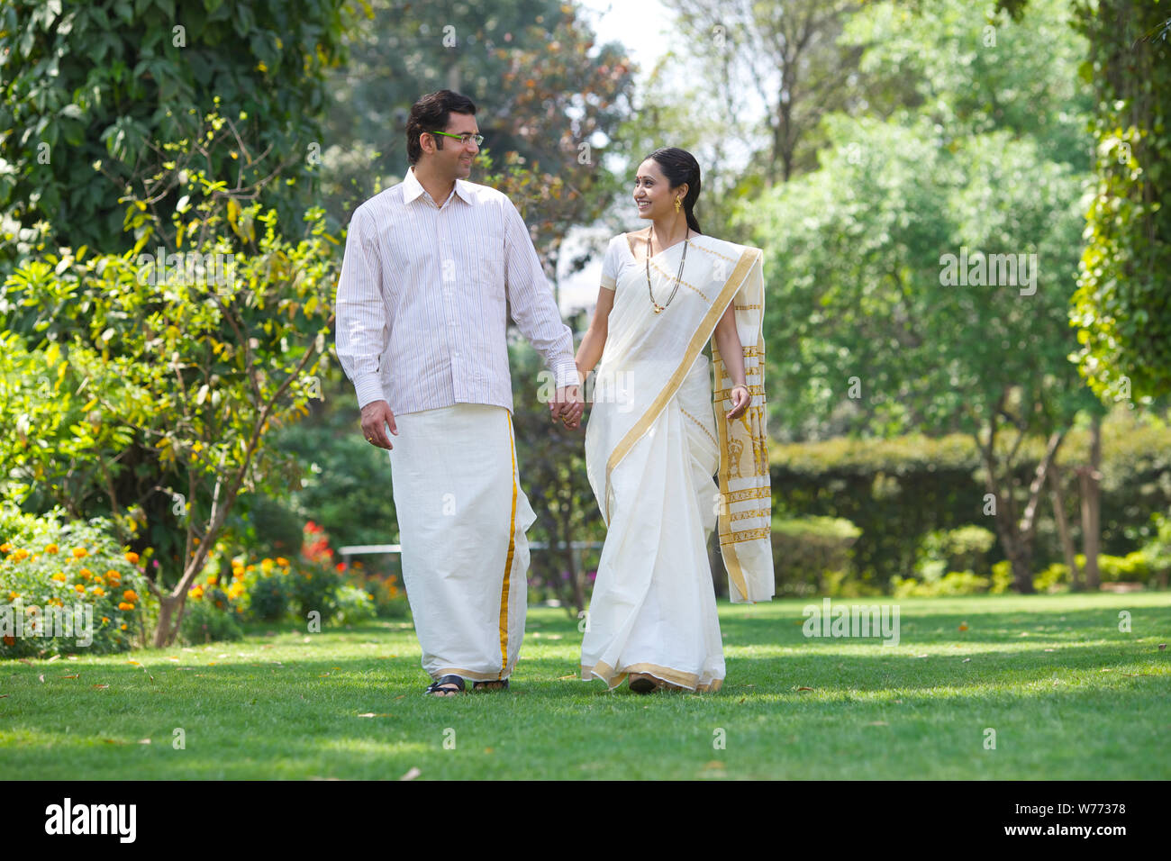 Indian couple park romance hi-res stock photography and images - Alamy