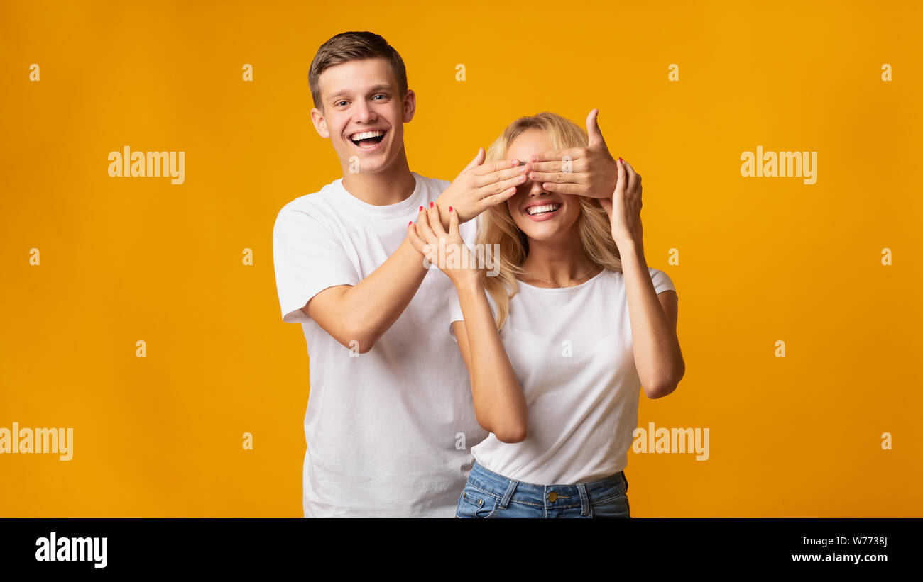 812 closing to her. Майки закрыл глаза. 812 closing to her. 812 closing to her. Девушка связанная лежит на кровати с закрытыми глазами.