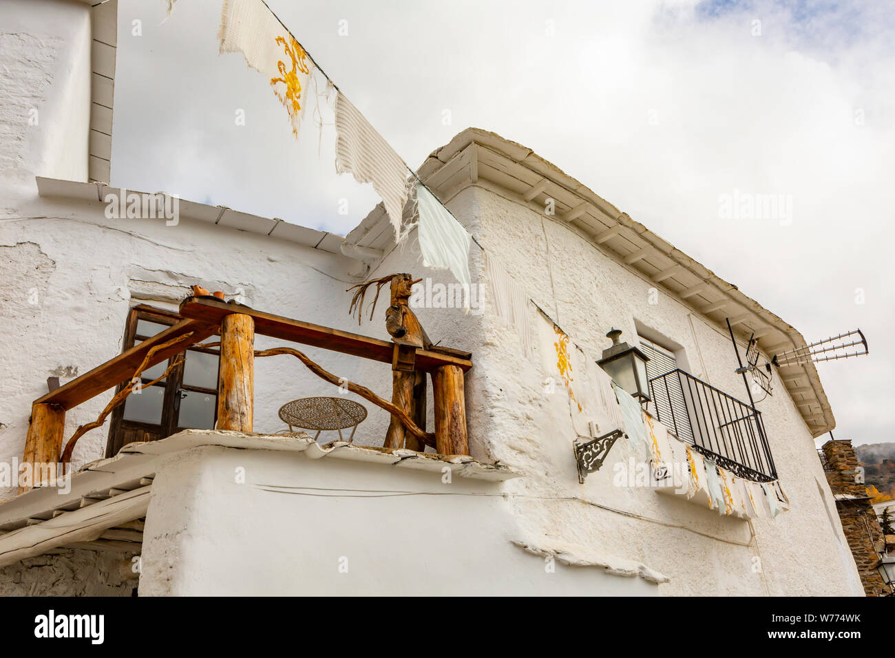 Spanish whitewashed house hi-res stock photography and images - Alamy