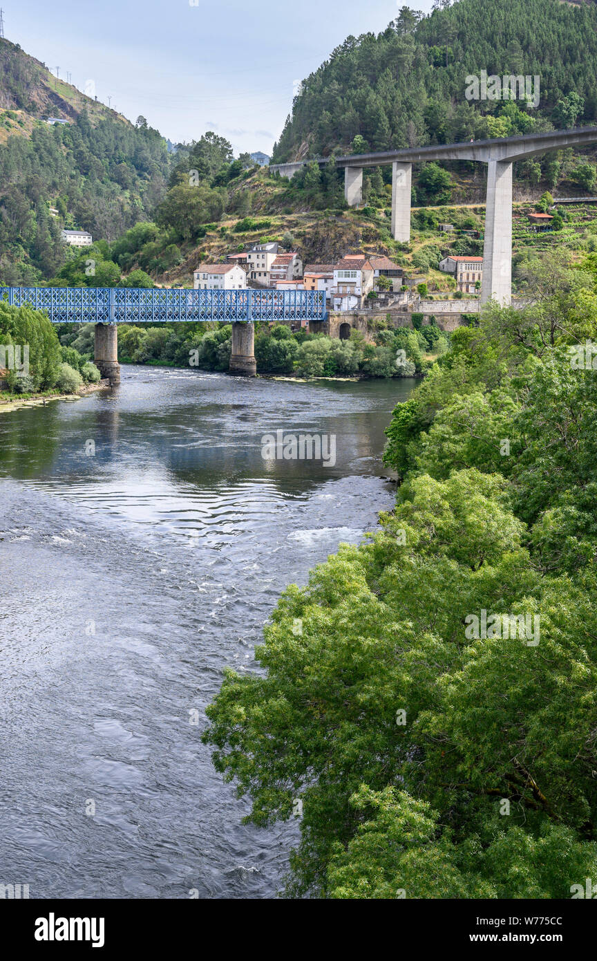 The confluence of the Mino and Sil rivers at the little village of Os Peares, in the Ribeira Sacra winemaking region,  On the border of Orense and Lug Stock Photo