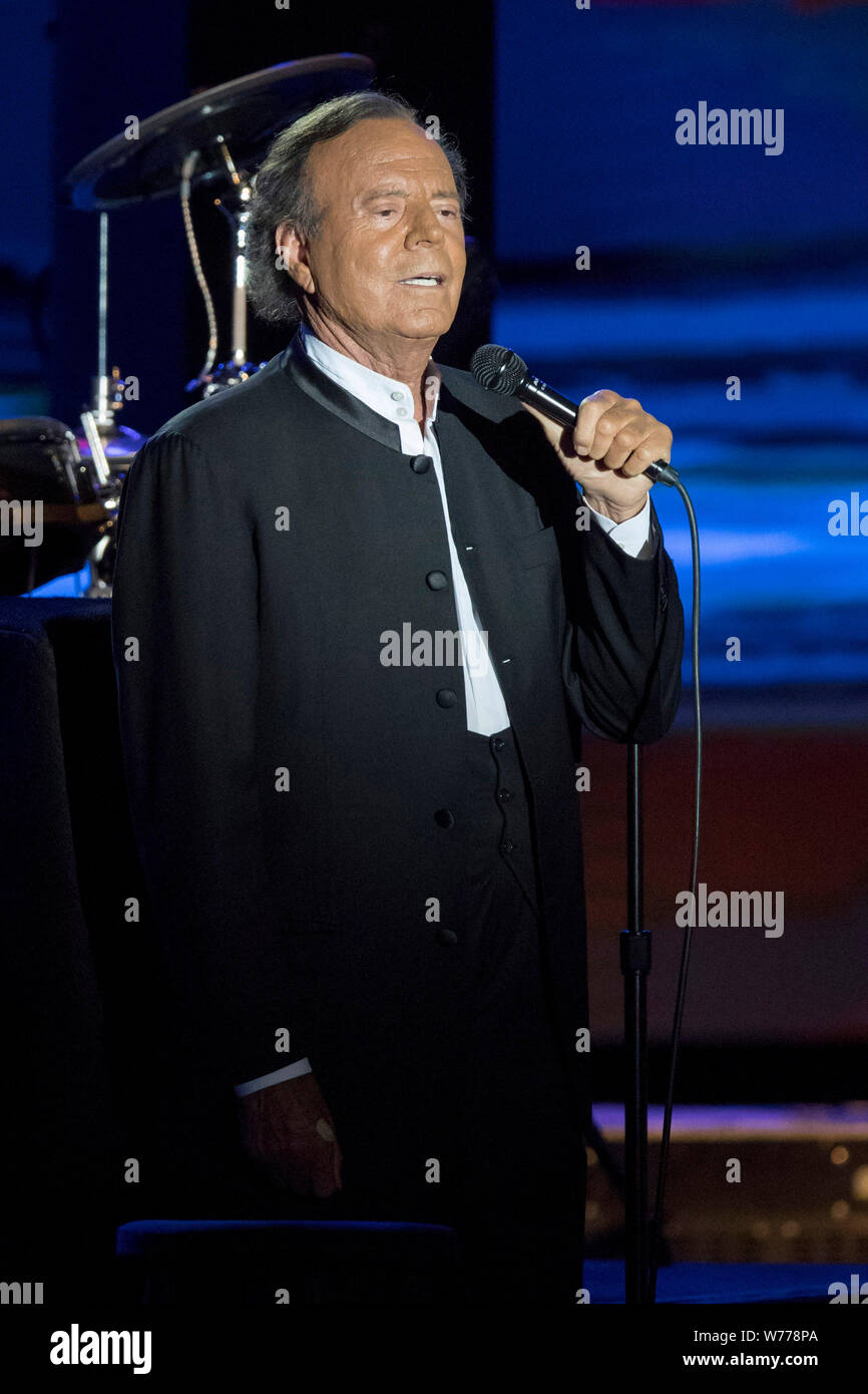 Julio Iglesias in concert at the Sporting Club in Monaco on the ...