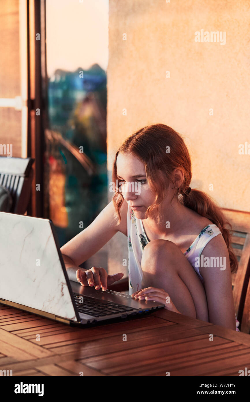 Home learning woman computer hi-res stock photography and images - Alamy