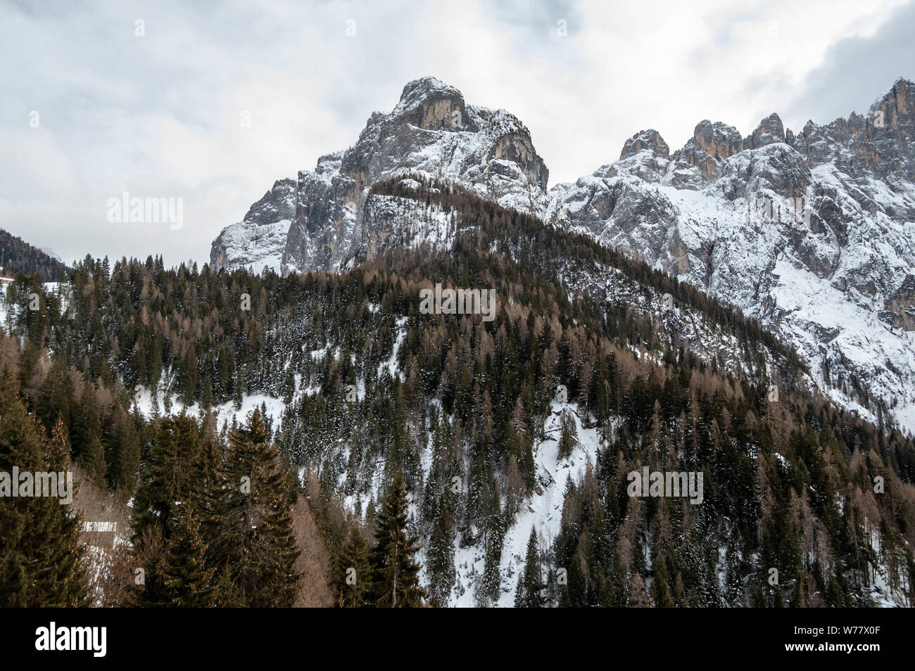 Dolomites snowboarding hires stock photography and images Alamy