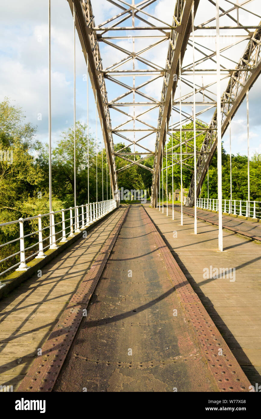 View Across the Platform of Wylam Railway Bridge (Grade II* Listed) at Hagg Bank, Wylam Stock Photo