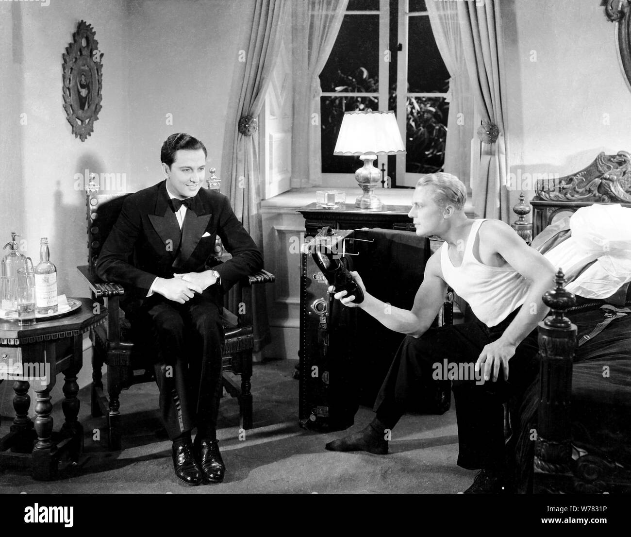 RAUL ROULIEN, GENE RAYMOND, FLYING DOWN TO RIO, 1933 Stock Photo Alamy