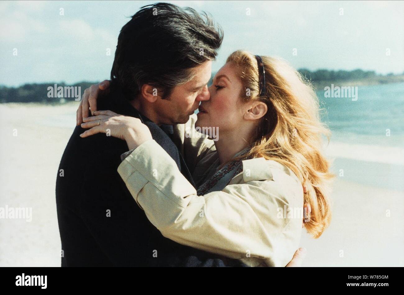 Film Avec Alain Delon Et Catherine Deneuve ALAIN DELON, CATHERINE DENEUVE, THE SHOCK, 1982 Stock Photo - Alamy