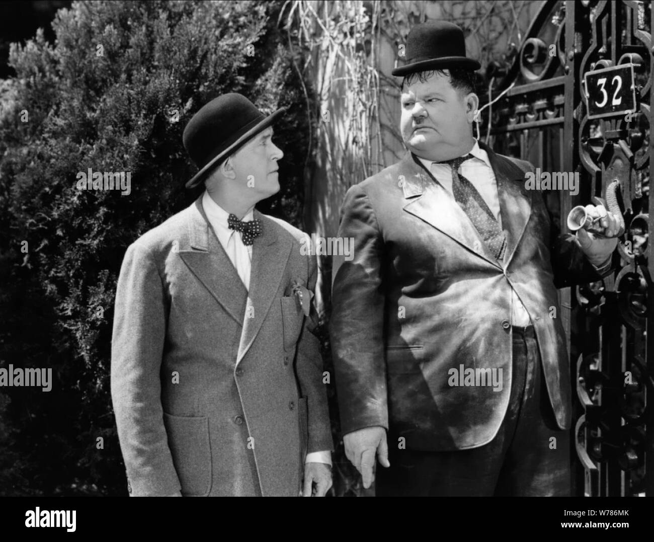 STAN LAUREL, OLIVER HARDY, THE BIG NOISE, 1944 Stock Photo