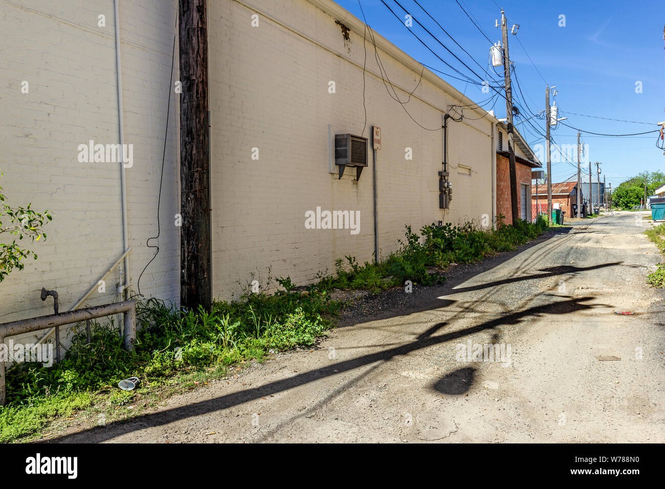 Empty alleyway, Texas, USA Stock Photo