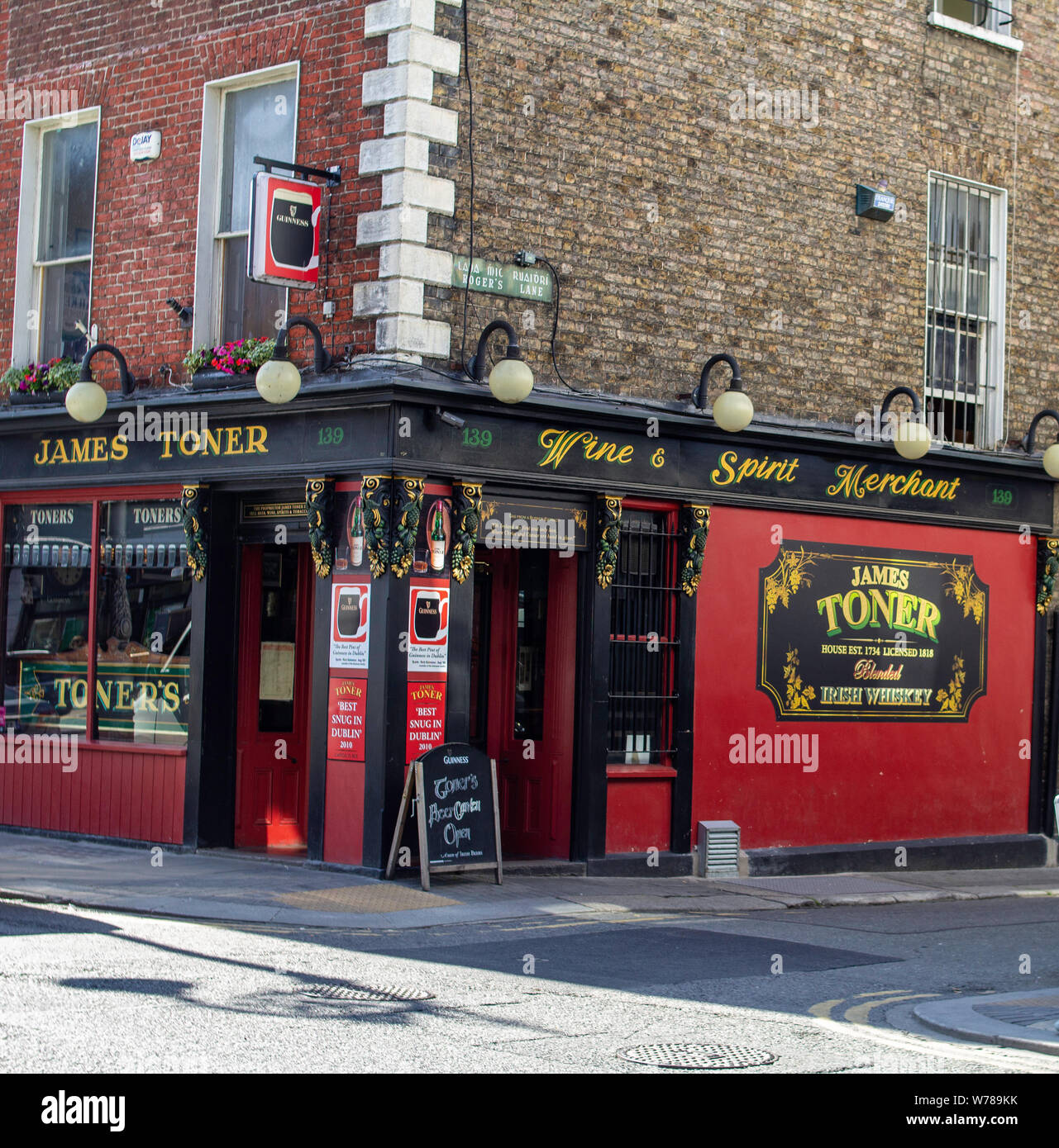 Toner's public house on Lower Baggot Street, one of Dublin’s famous pubs, frequented by some of Ireland's famous  literary figures. Stock Photo