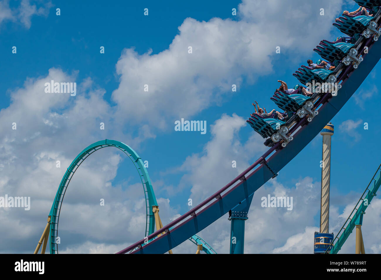 Roller coaster seaworld hi-res stock photography and images - Alamy