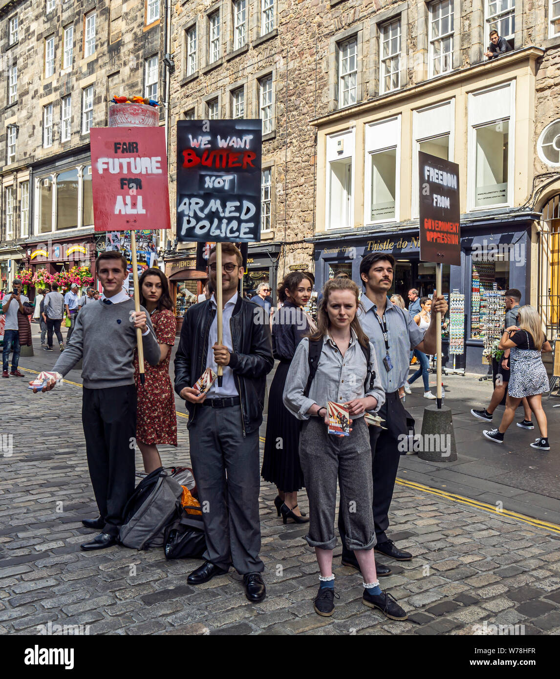 Acting Coach Scotland promoting their Walls and Bridges show at Edinburgh Festival Fringe 2019 in the Royal Mile Edinburgh Scotland UK Stock Photo