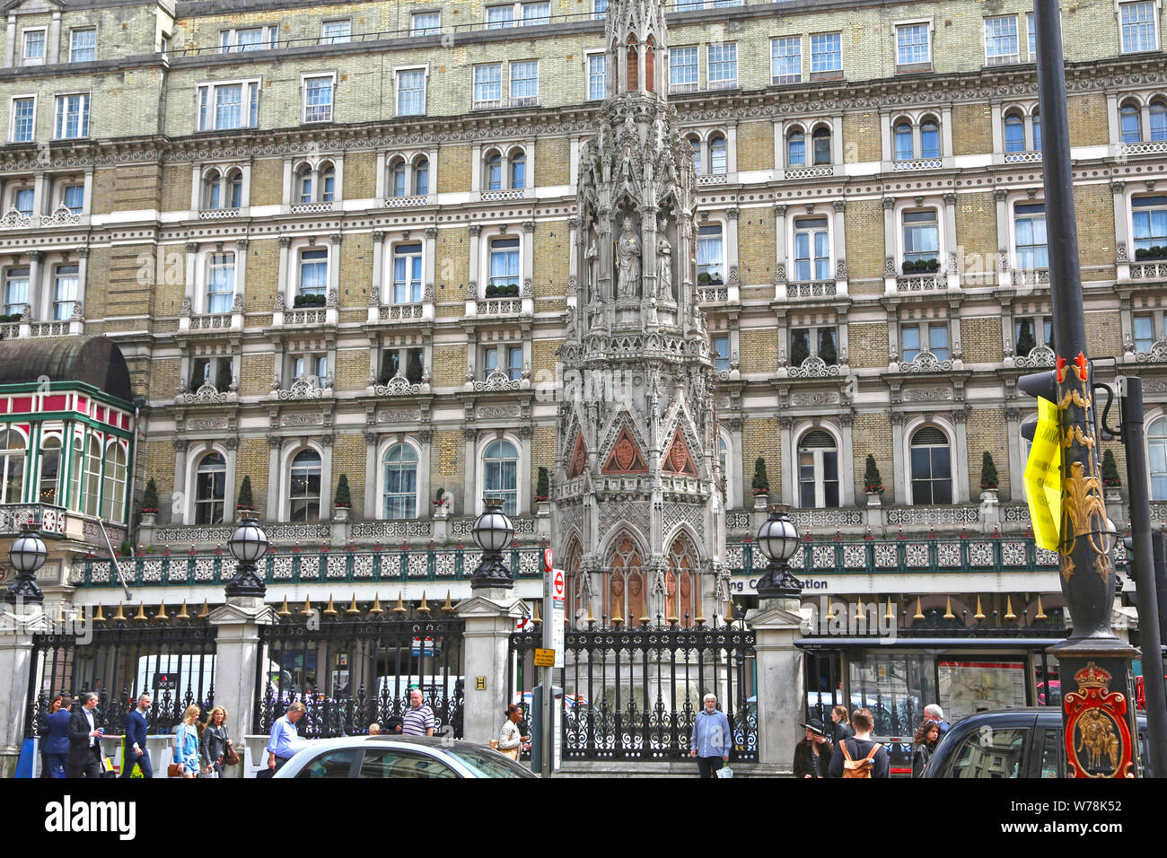 Outside charing cross railway station hires stock photography and