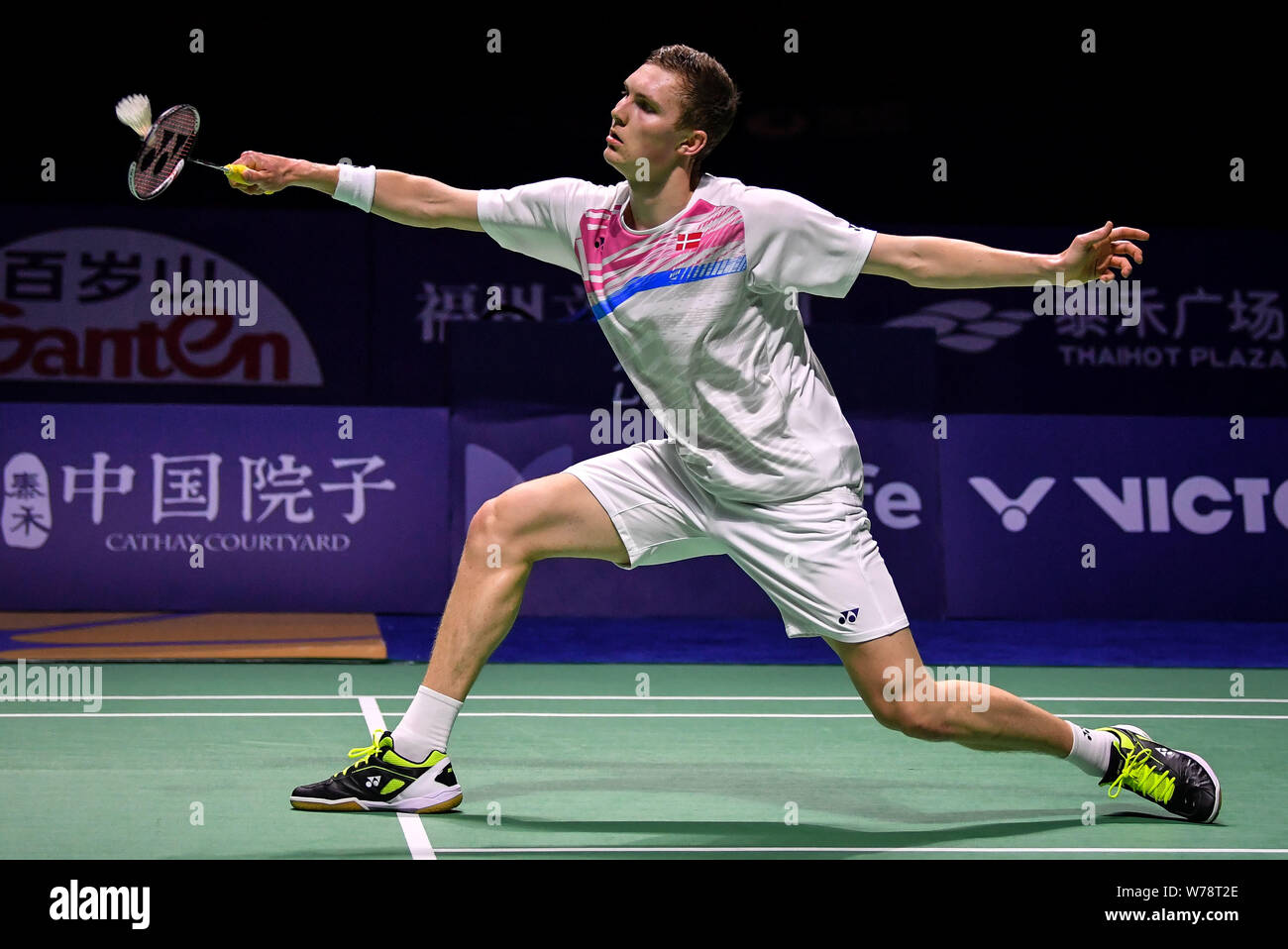 Viktor Axelsen of Denmark returns a shot to Chen Long of China in their  final match of the men's singles during the Tahoe China Open 2017 badminton  to Stock Photo - Alamy