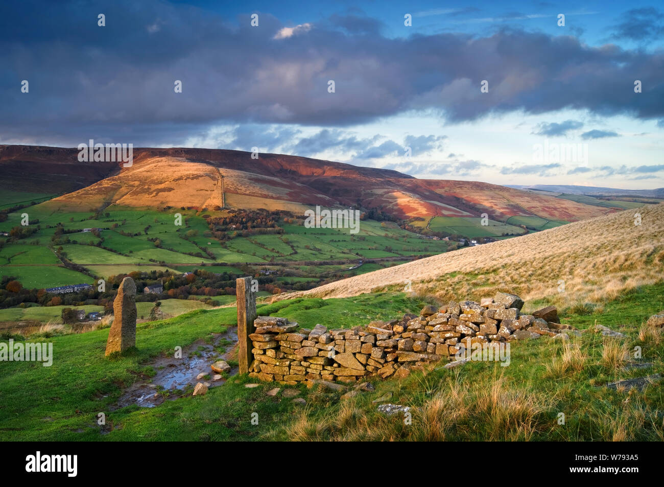 UK,Derbyshire,Peak District,View across Hope Valley from Hollins Cross Stock Photo