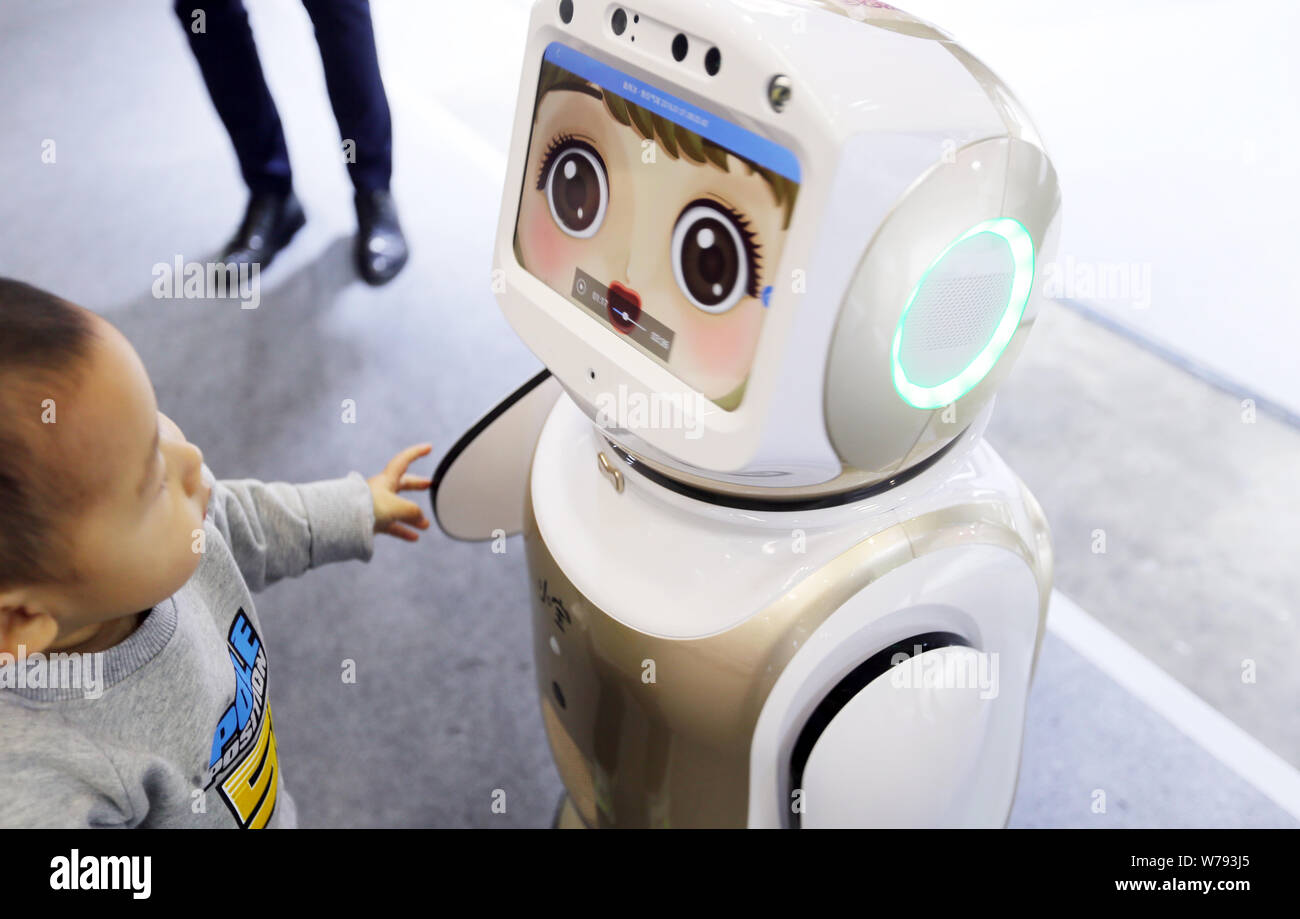 Page 3 - Robot Expo High Resolution Stock Photography and Images - Alamy