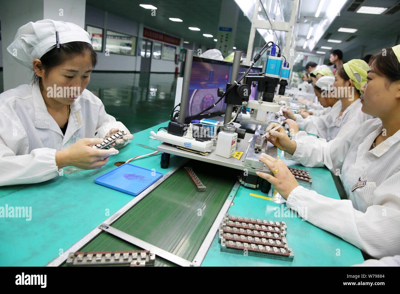 Mobile phone parts hires stock photography and images Alamy