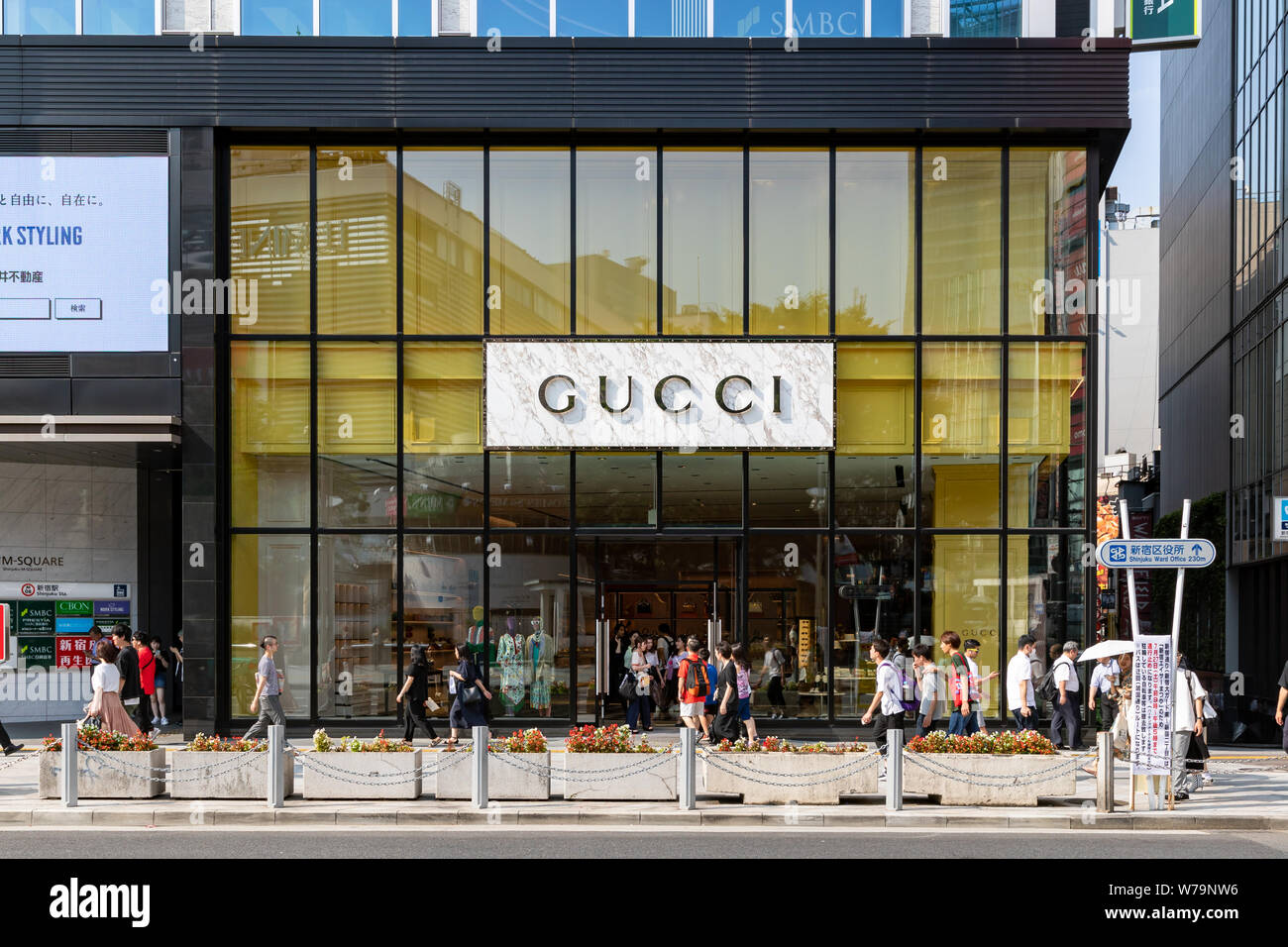 flagship store gucci