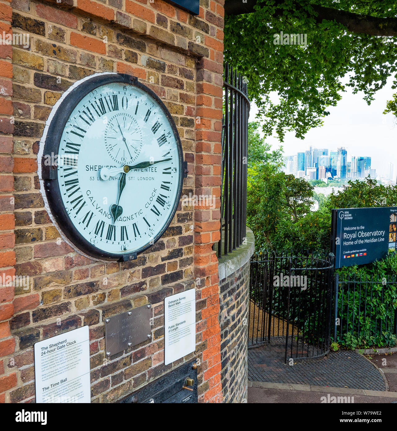 Royal observatory clock greenwich hires stock photography and images