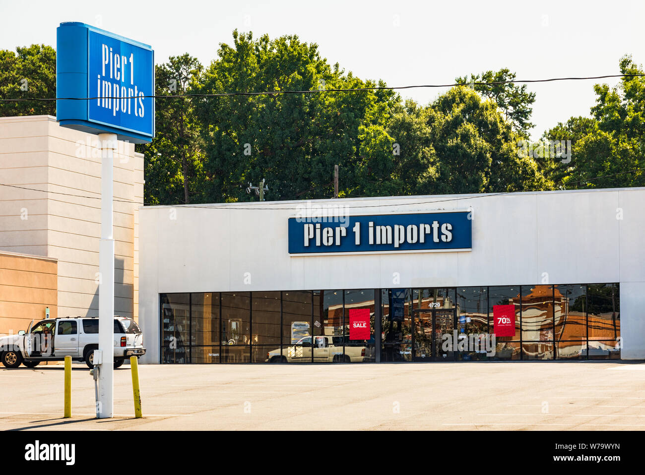 Pier one magasin on sale