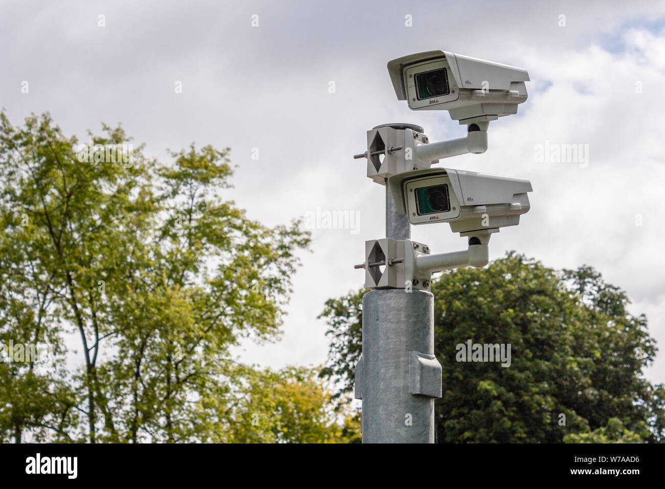 Multiple CCTV cameras mounted on post Stock Photo Alamy