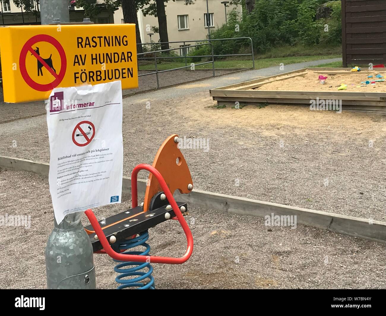 Stockholm, Sweden. 08th July, 2019. An information letter on a playground in Sollentuna points to a tightened smoking ban - also on public playgrounds. Sweden wants to become smoke-free by 2025. Even on playgrounds, smoking is no longer allowed. On 1 July, the regulations on the protection of non-smokers were tightened up. (about dpa 'Tipping on playgrounds - experts see Sweden as a role model') Credit: Lennart Simonsson/dpa/Alamy Live News Stock Photo