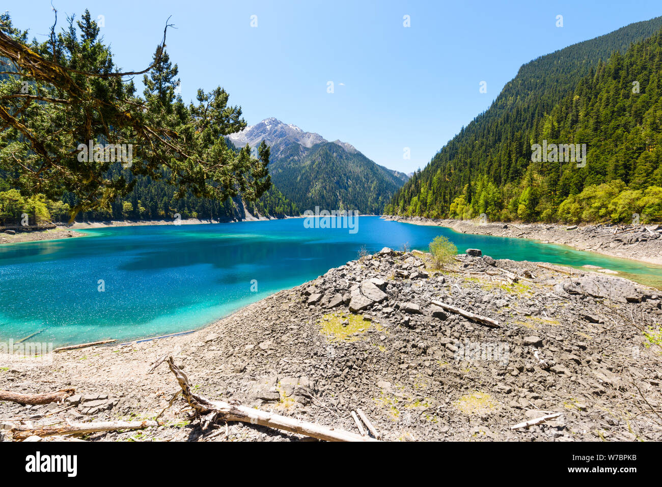 Landscape of Changhai (Long Sea) in Jiuzhaigou County, Ngawa Tibetan and Qiang Autonomous Prefecture, southwest China's Sichuan province, 12 October 2 Stock Photo