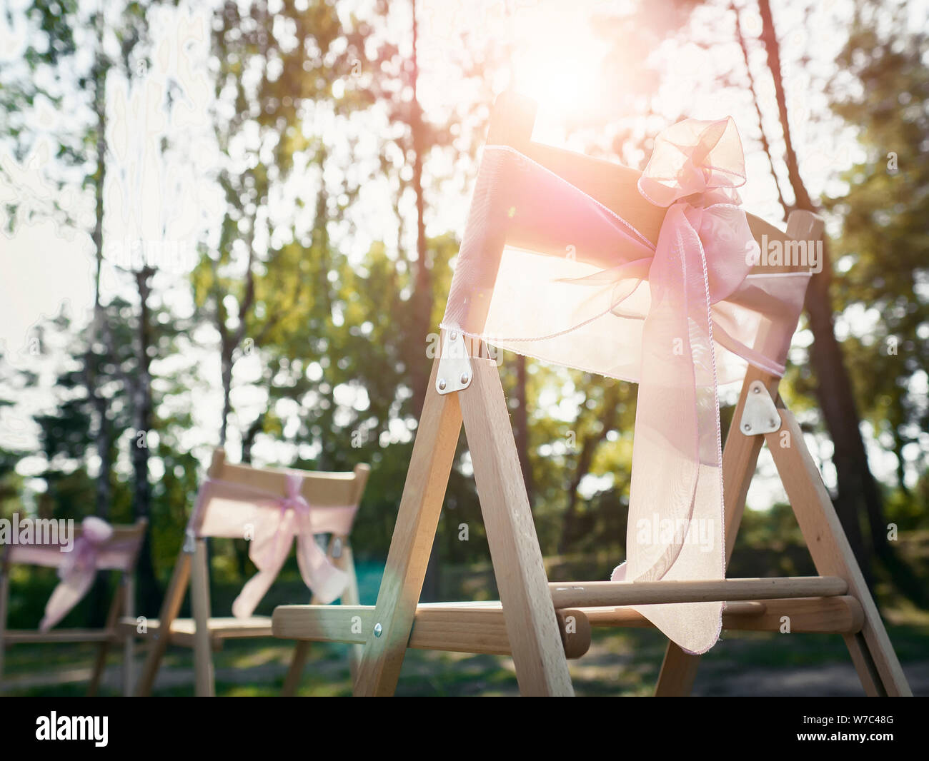 wedding background of garden chairs Stock Photo - Alamy