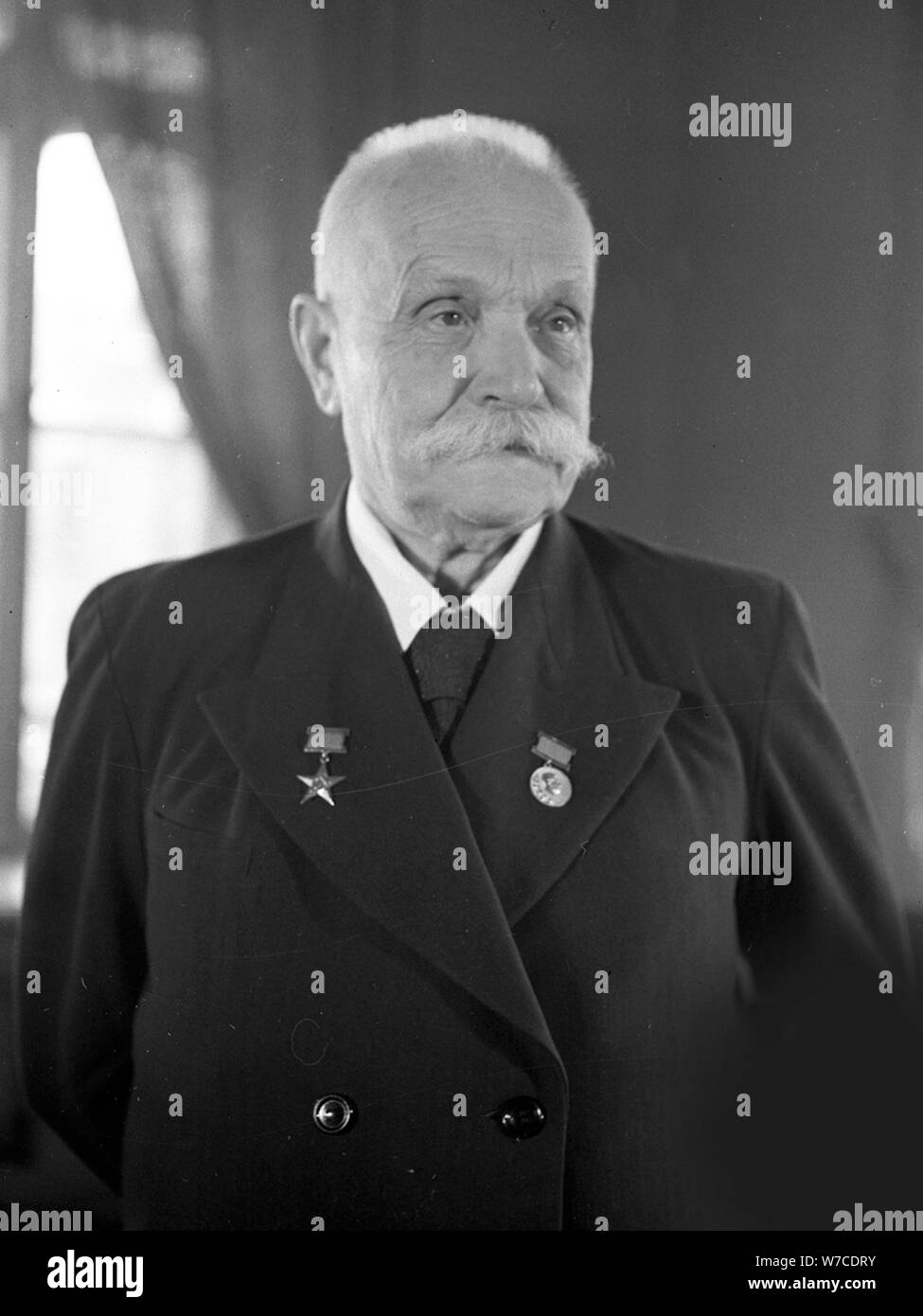 Е о патон. Е о патон. Значок герой социалистического труда. Е о патон. Значок герой социалистического труда.