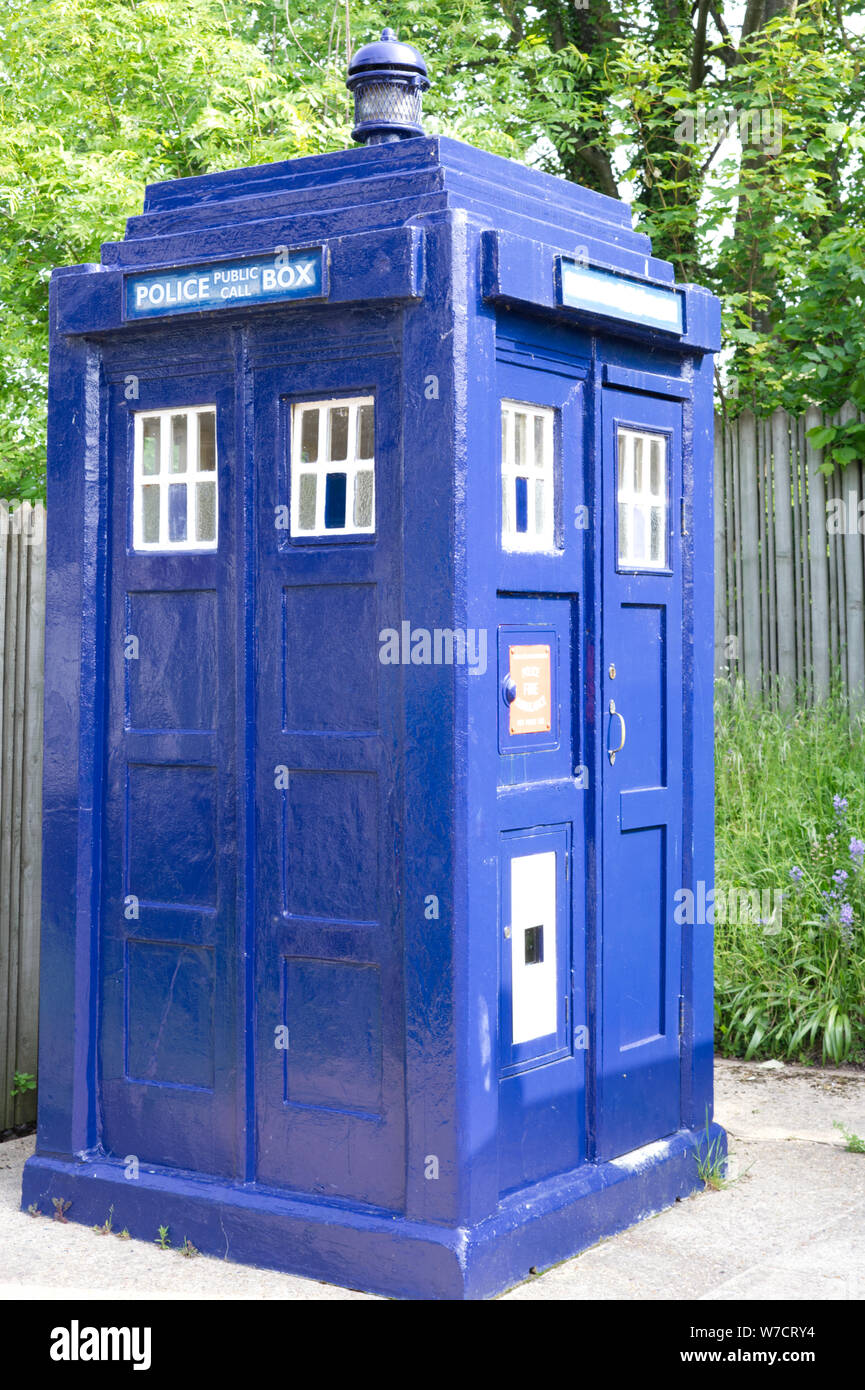 Doctor who tardis hi-res stock photography and images - Alamy
