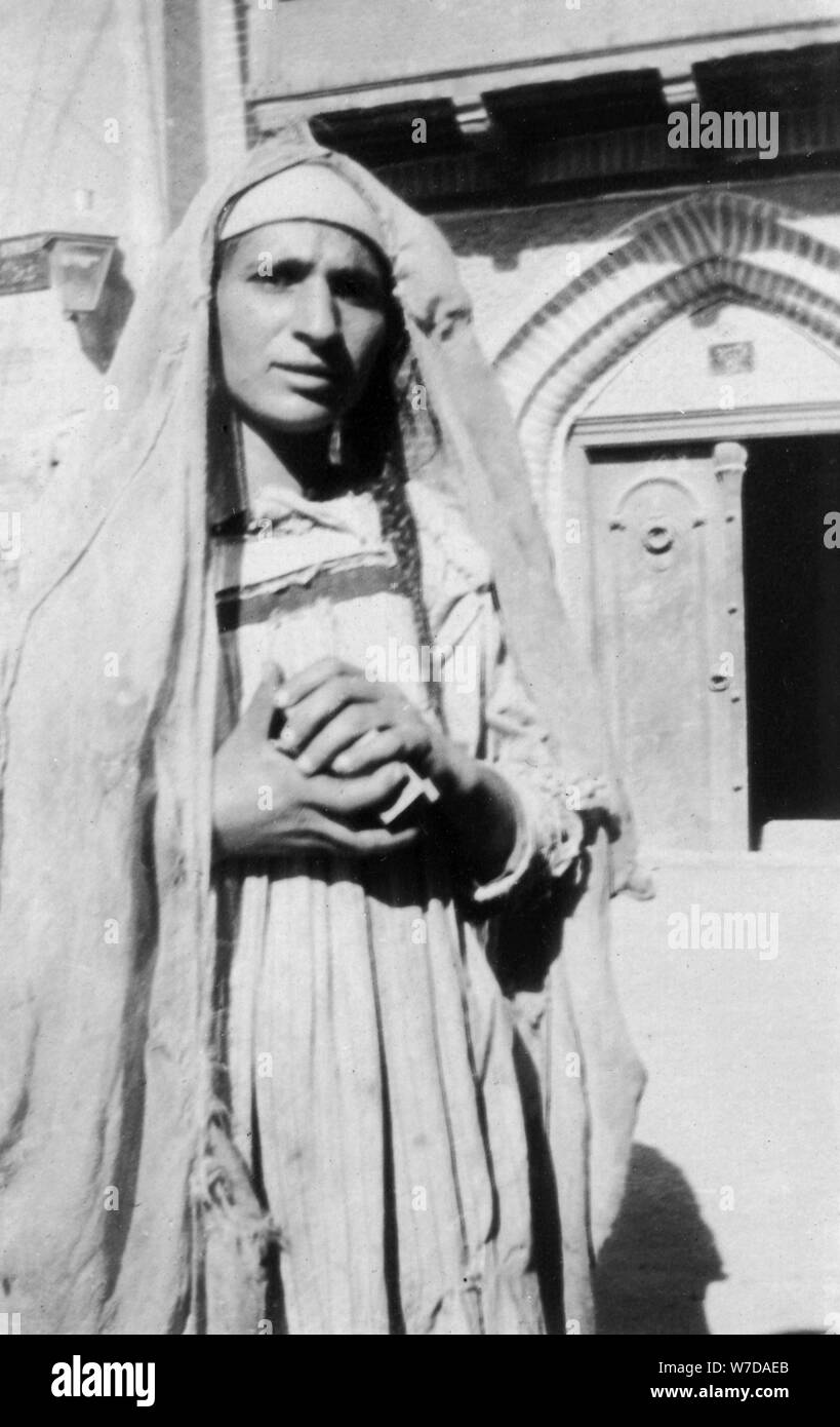 Persian woman, 1917-1919. Artist: Unknown Stock Photo