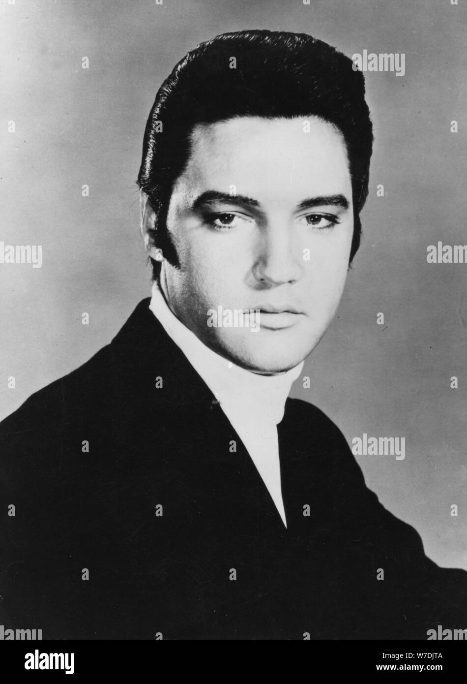 Portrait of elvis presley hi-res stock photography and images - Alamy