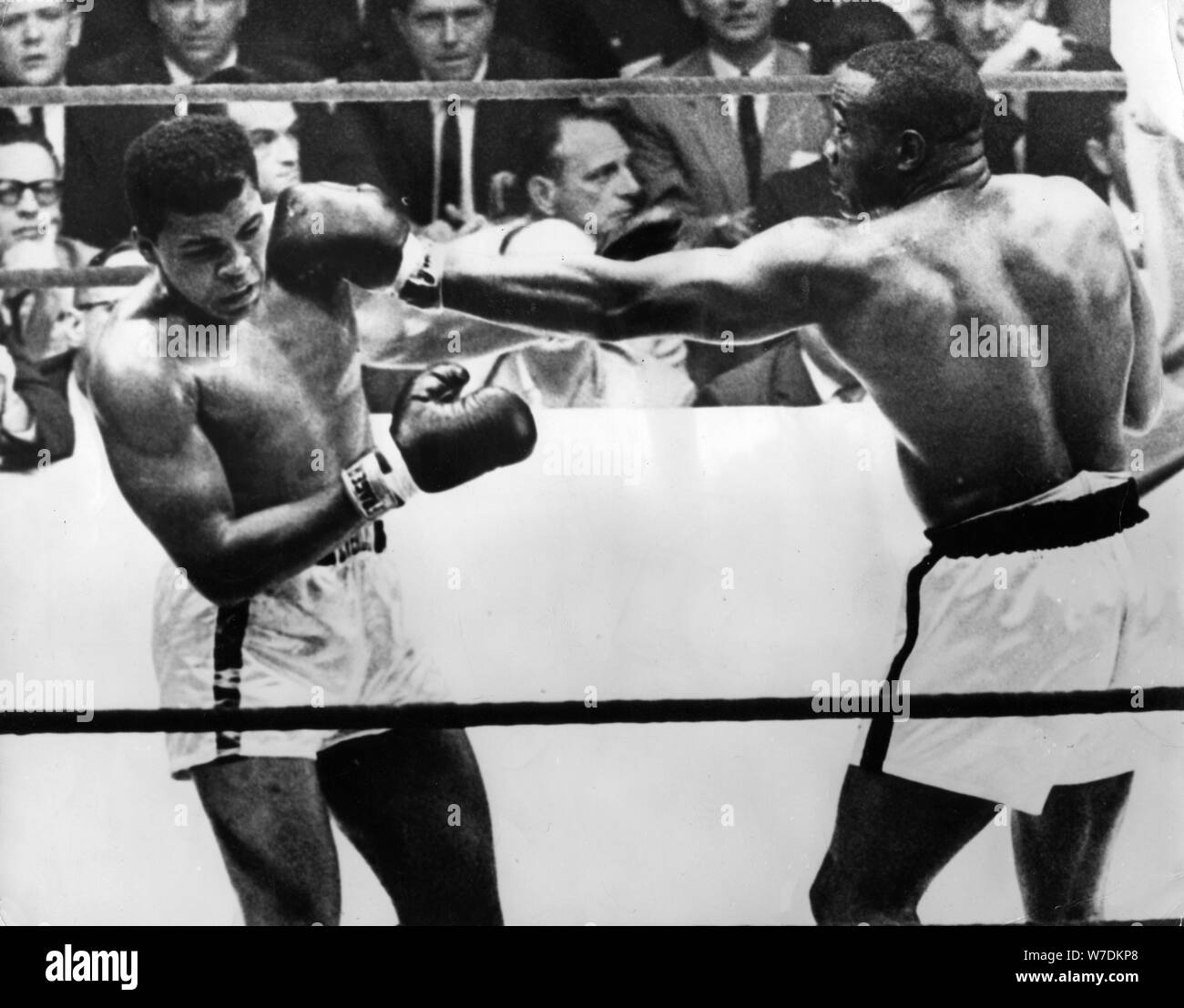 Muhammad Ali Sonny Liston 1964 Black And White Stock Photos Images Alamy