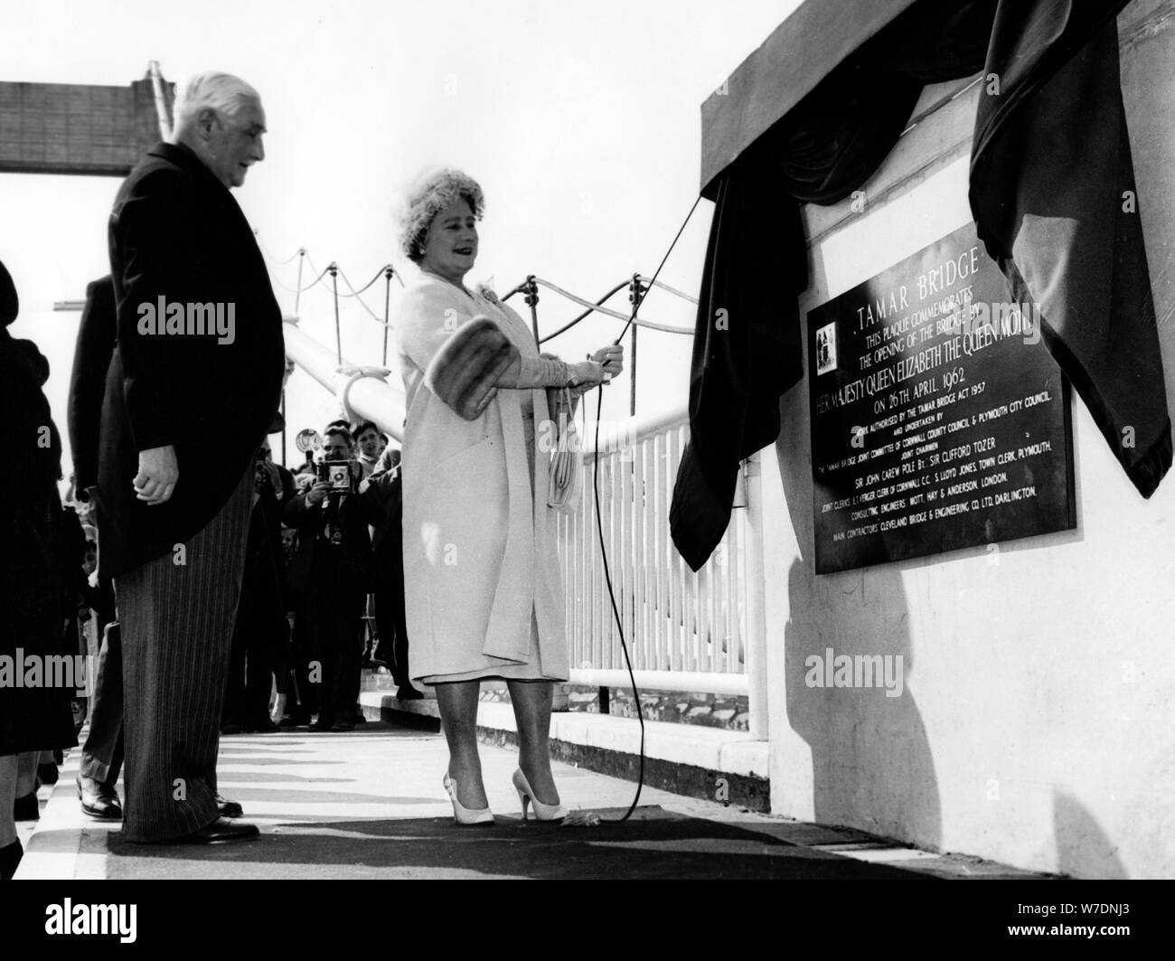 The Queen Mother Opening Tamar Bridge Devon 1962 Artist Bippa Stock Photo Alamy