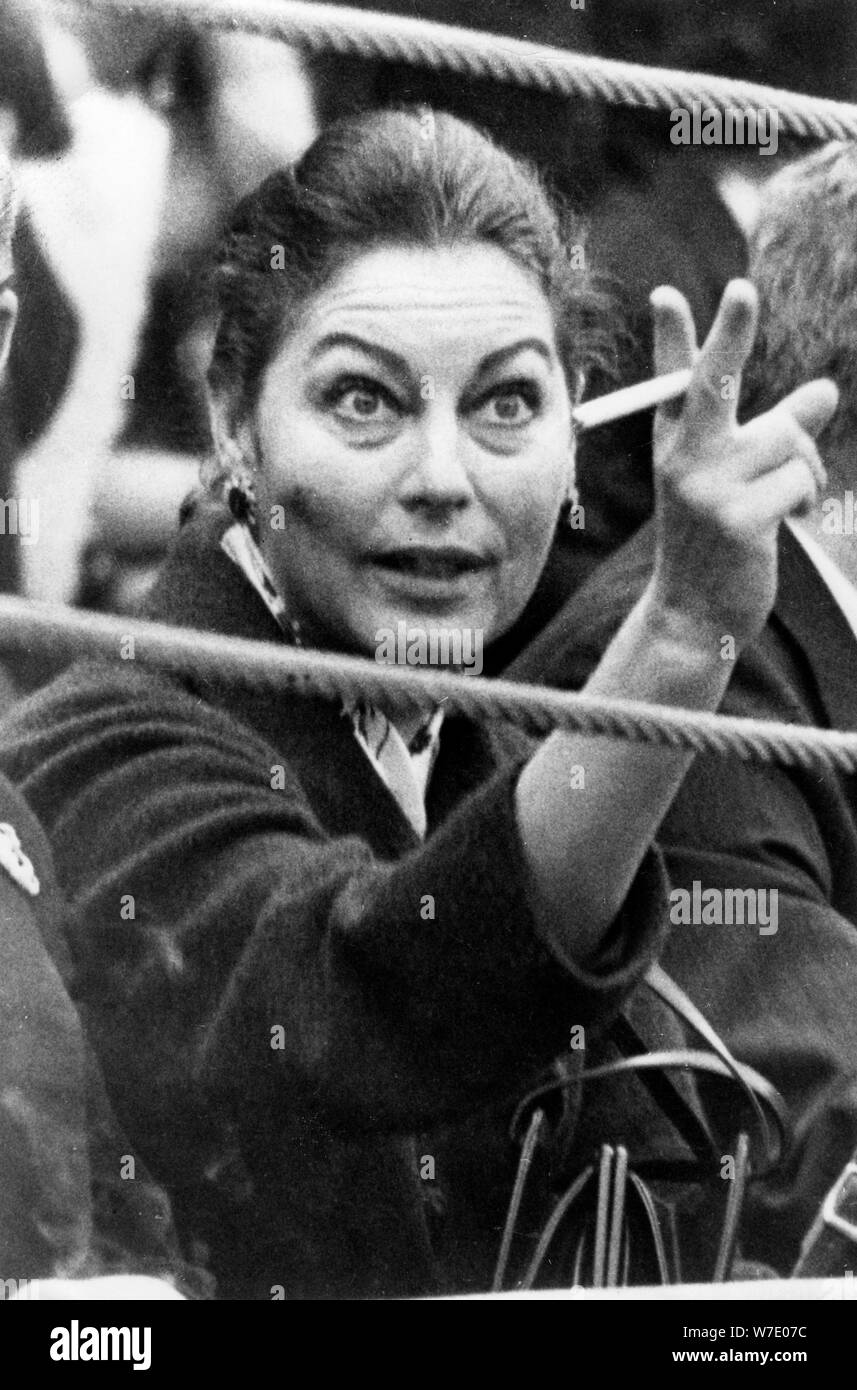 Female actress smoking film star hollywood hires stock photography and