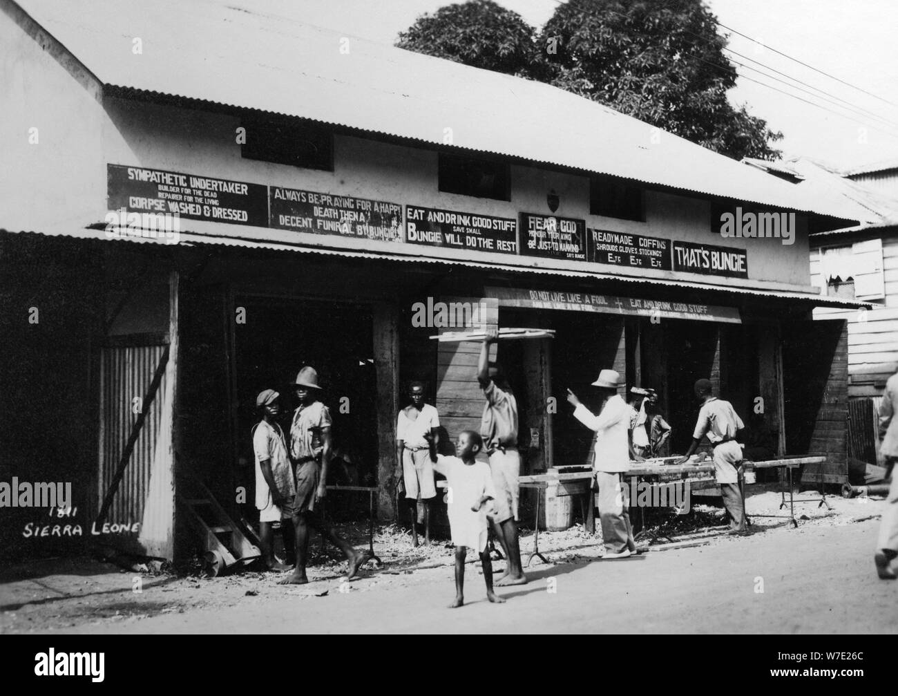 Image of Queen Elizabeth II in Sierra Leone, 1961 (b/w photo) by Unknown  photographer, (20th century)