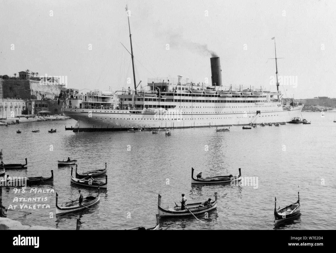 Steam ship 1930s Black and White Stock Photos & Images - Alamy