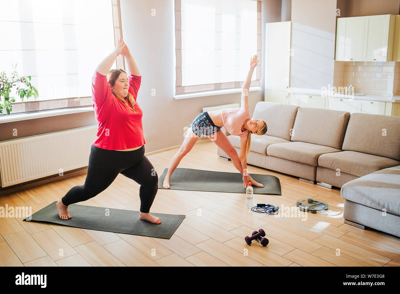 Dumbbell workout for women: 5 must-do exercises | HealthShots