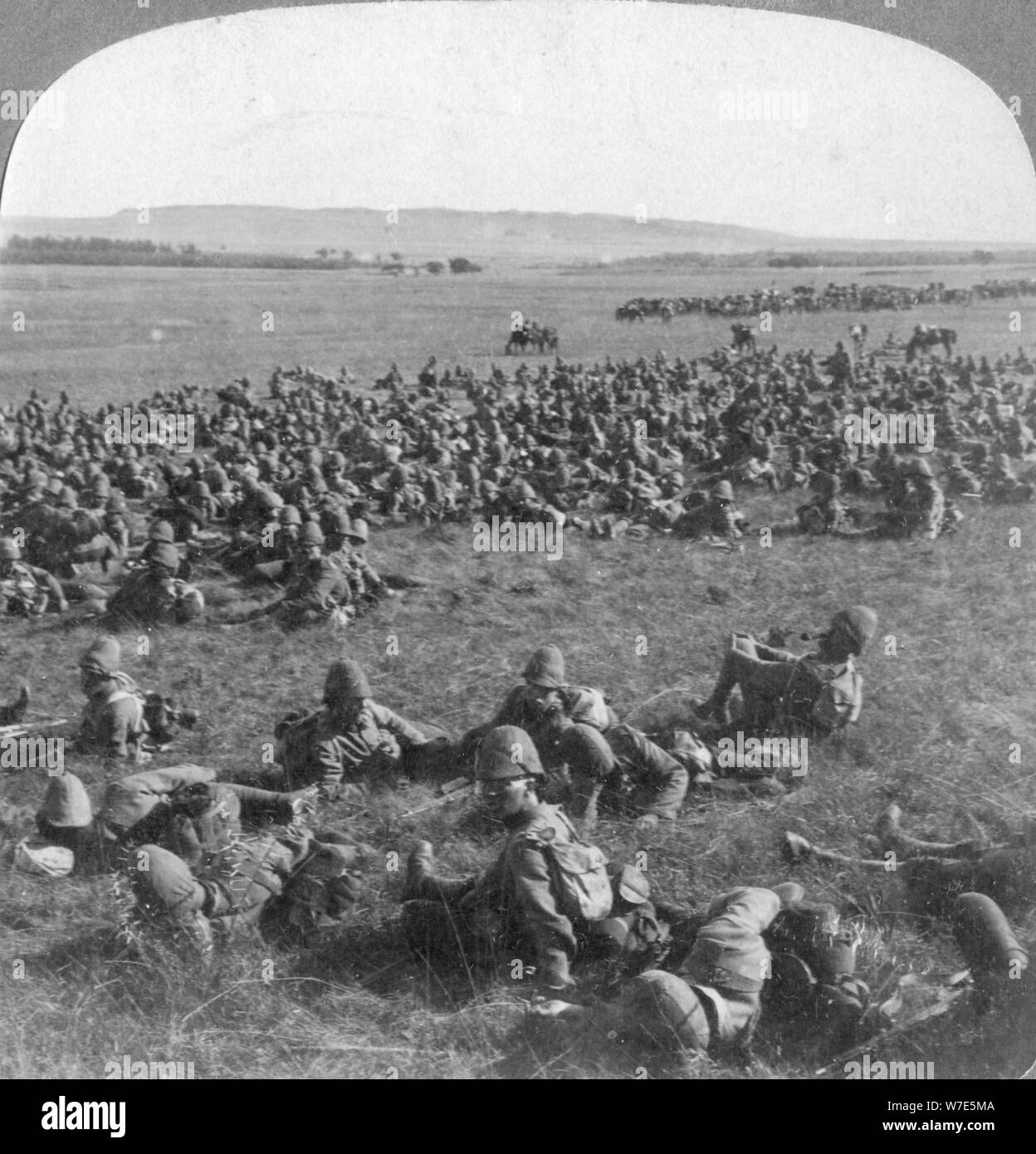 The 9th Division resting on the march to Bloemfontein, South Africa, Boer War, 1901. Artist: Underwood & Underwood Stock Photo