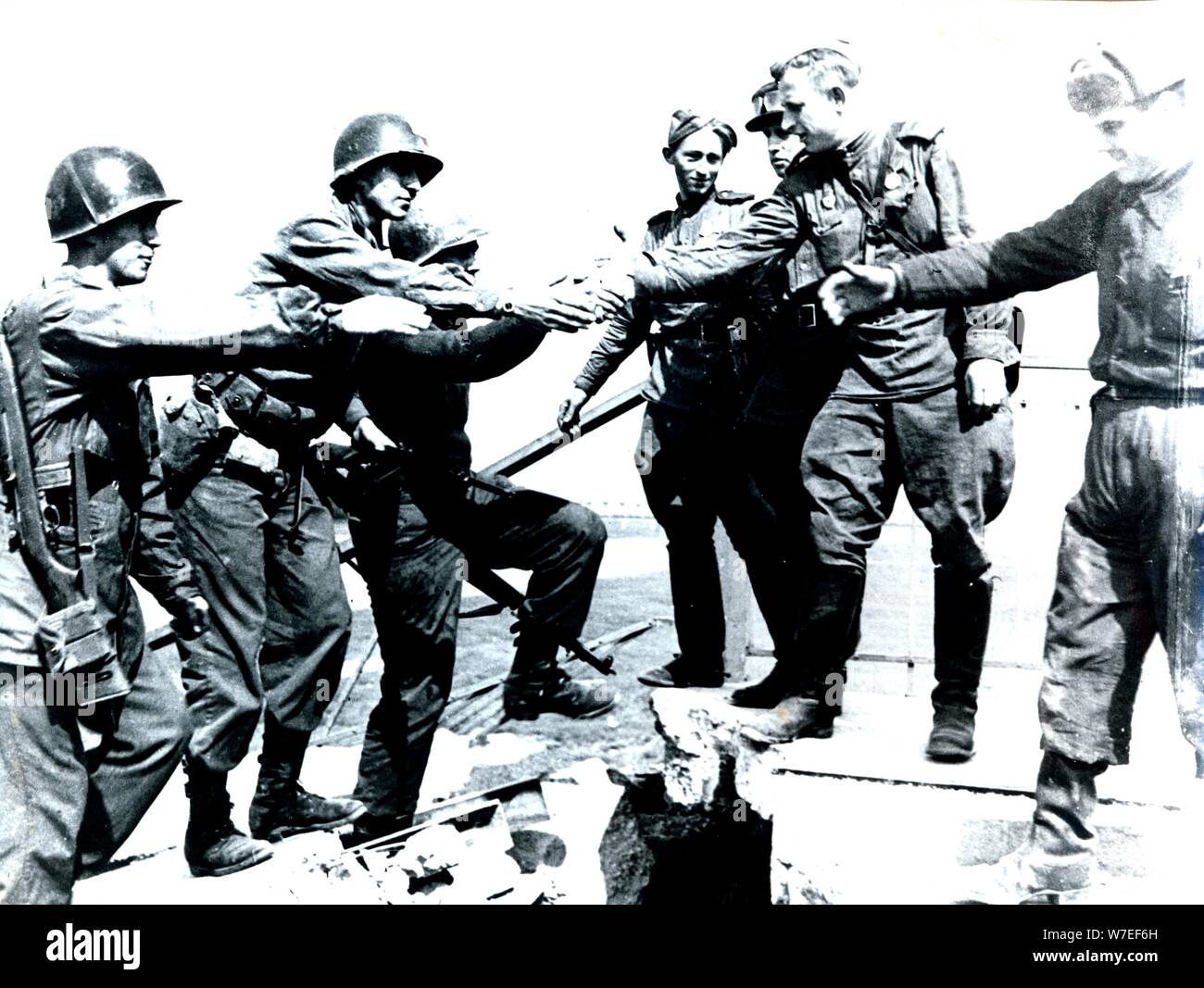 25 april 1945 hires stock photography and images Alamy