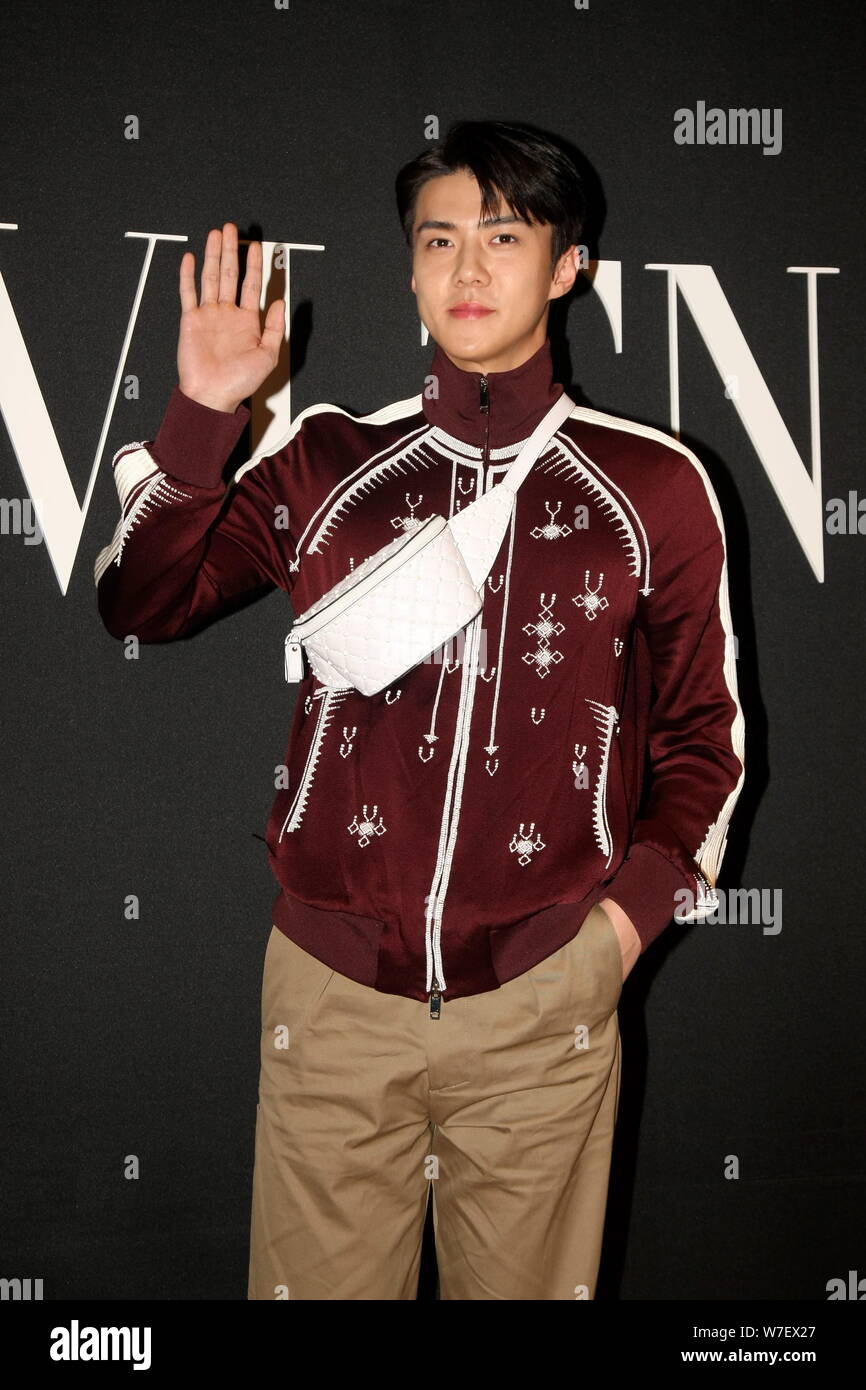 Oh Se Hun Better Known Mononymously As Sehun Of South Korean Boy Group Exo Attends A Promotional Event For Valentino In Hong Kong China 27 October Stock Photo Alamy Oh Se Hun Better Known Mononymously As Sehun Of South Korean Boy Group Exo Attends A Promotional Event For Valentino In Hong Kong China 27 October Stock Photo Alamy