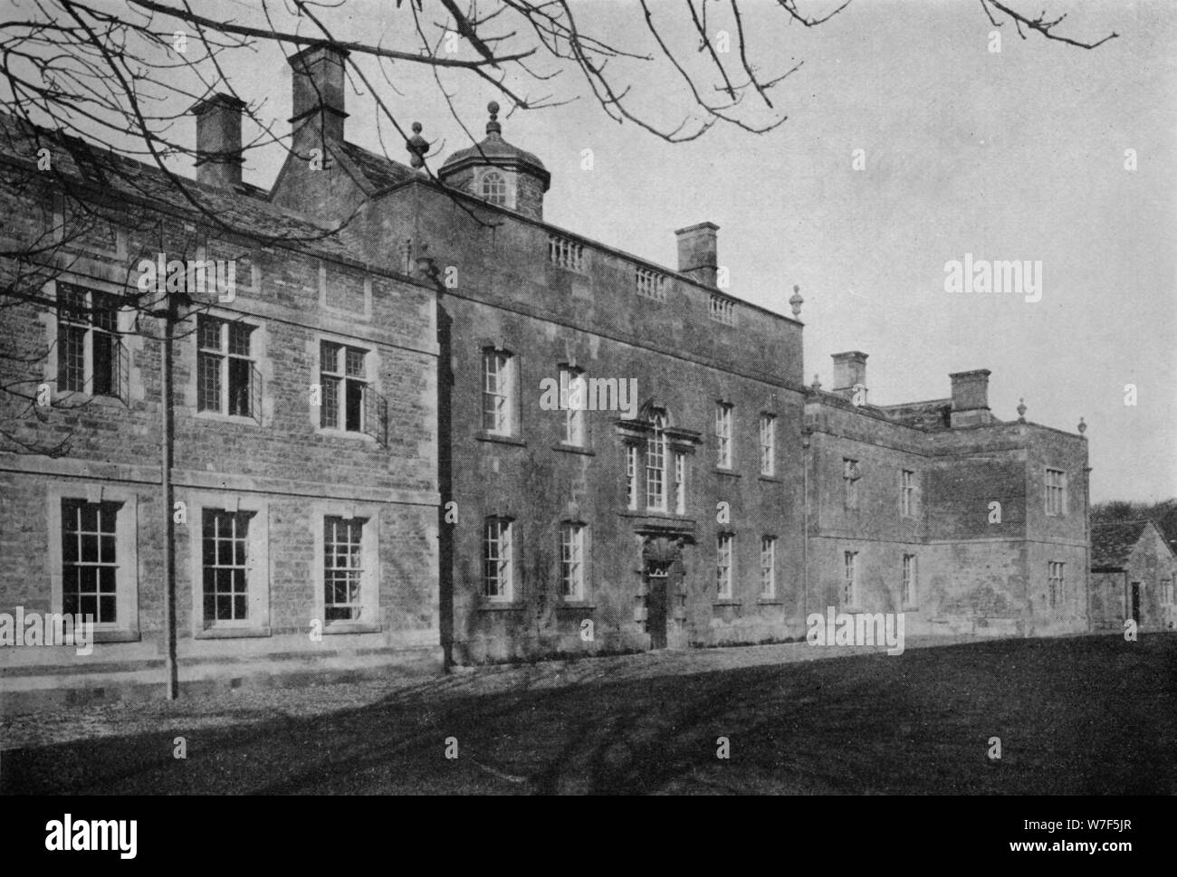 Harrington house bourton on the water hi-res stock photography and images -  Alamy