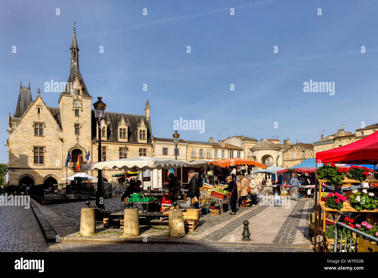 Libourne market square with the 1914 Neo-Gothic Town Hall in the background, Near Bordeaux, Gironde department, France. Stock Photo