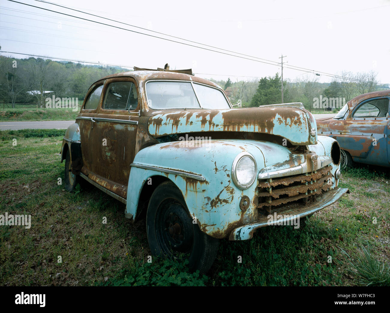 Car parking along the roadside hi-res stock photography and images - Alamy